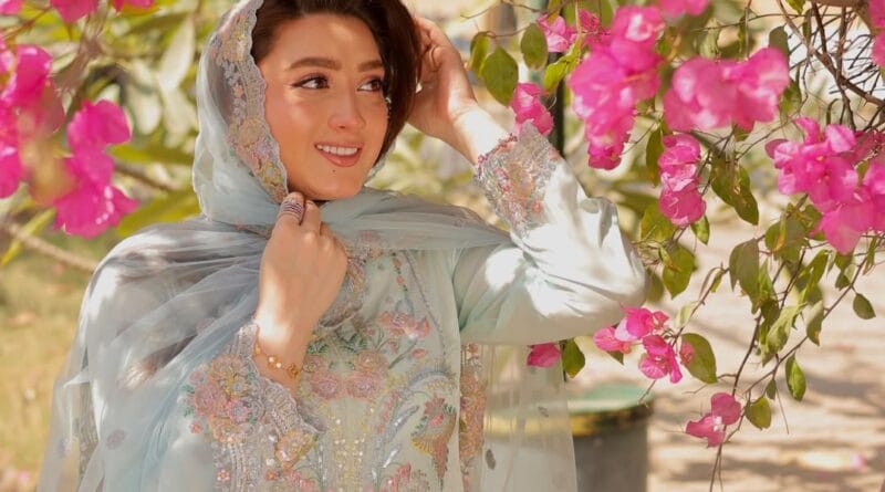 اداکارہ مومنہ اقبال کی شادی کی خبریں اور سوشل میڈیا وائرل پوسٹس